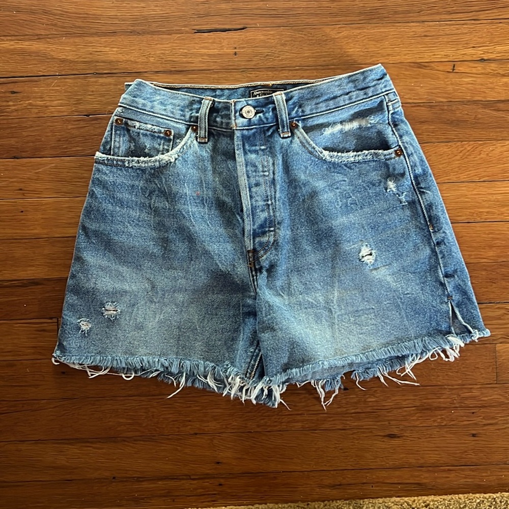 Abercrombie & Fitch high-rise 4in short size 26/2